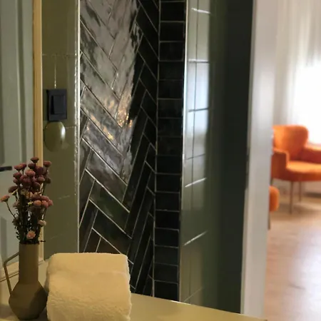 Utopia Hotel *