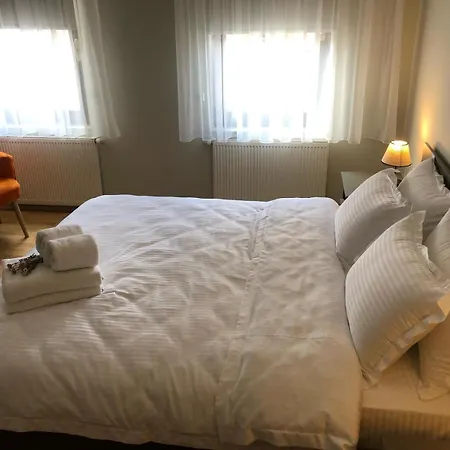 Hotel Utopia *
